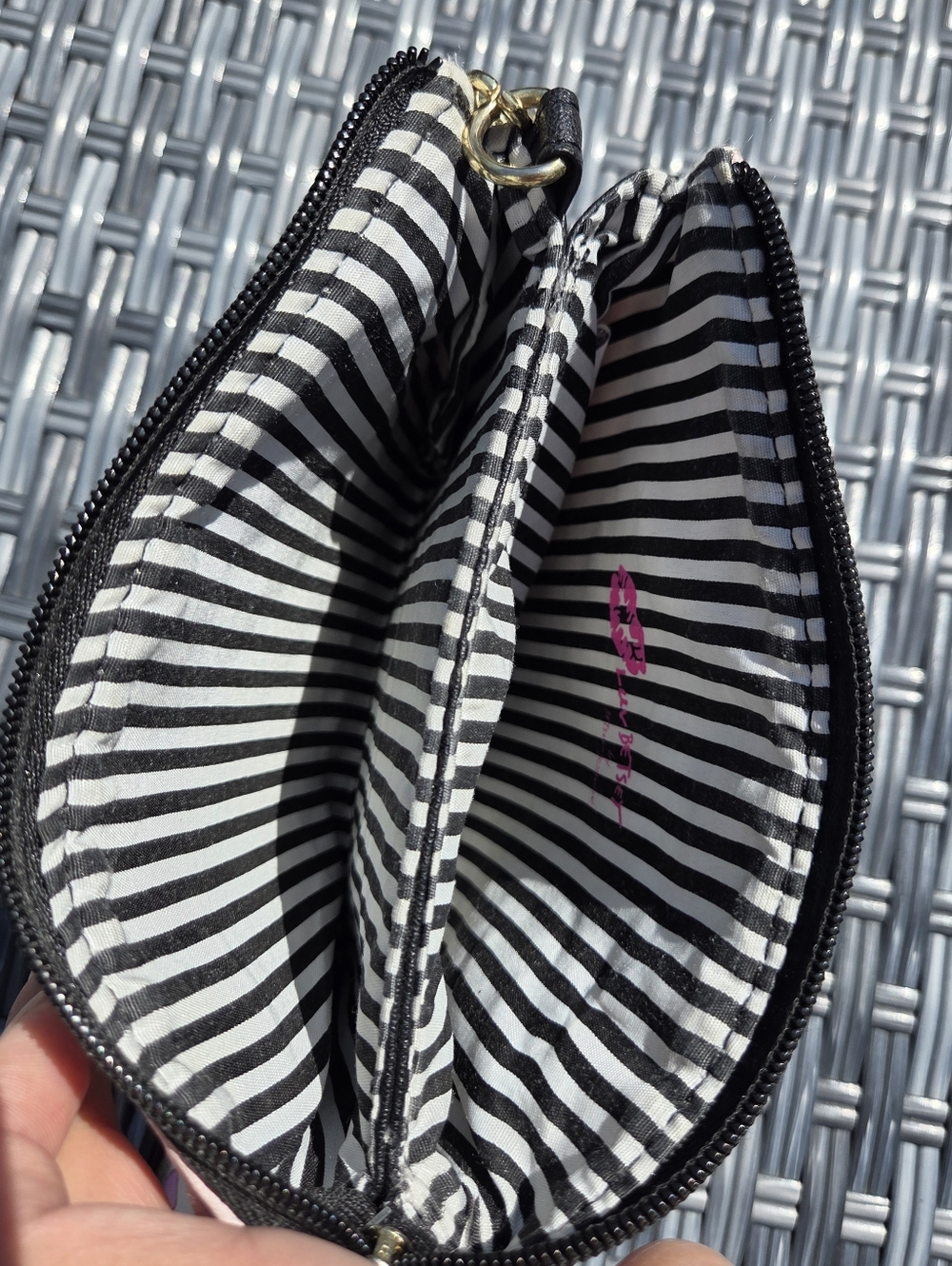 Luv Betsey by Betsey Johnson Bag Crossbody Pink Hearts Quilted Small Purse Zip - Picture 7 of 11